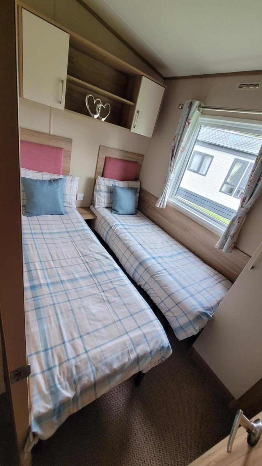 Tattershall Lakes Kingfisher Caravan 8 Berth With Hot Tub & Wifi Eksteriør bilde