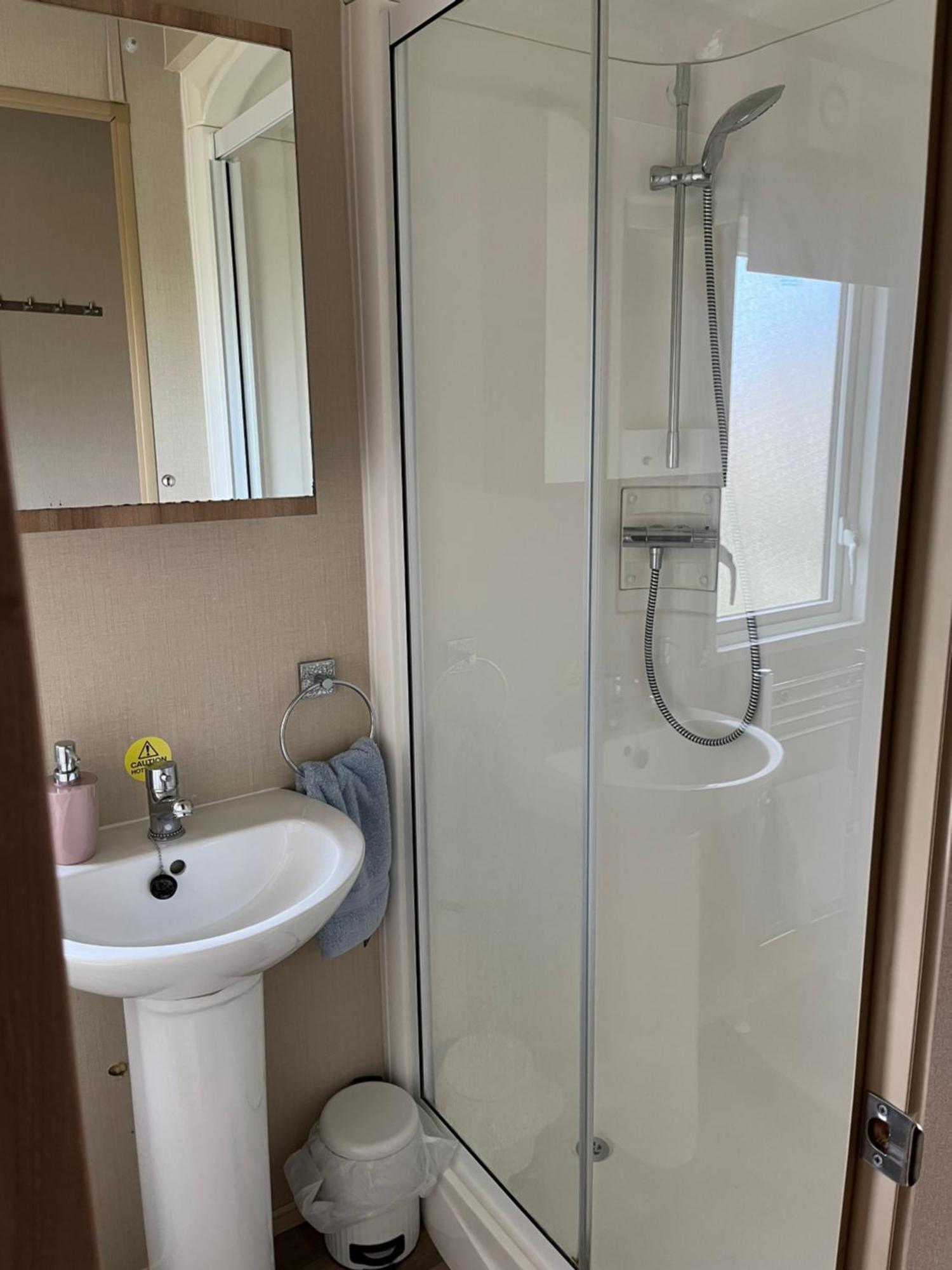 Tattershall Lakes Kingfisher Caravan 8 Berth With Hot Tub & Wifi Eksteriør bilde