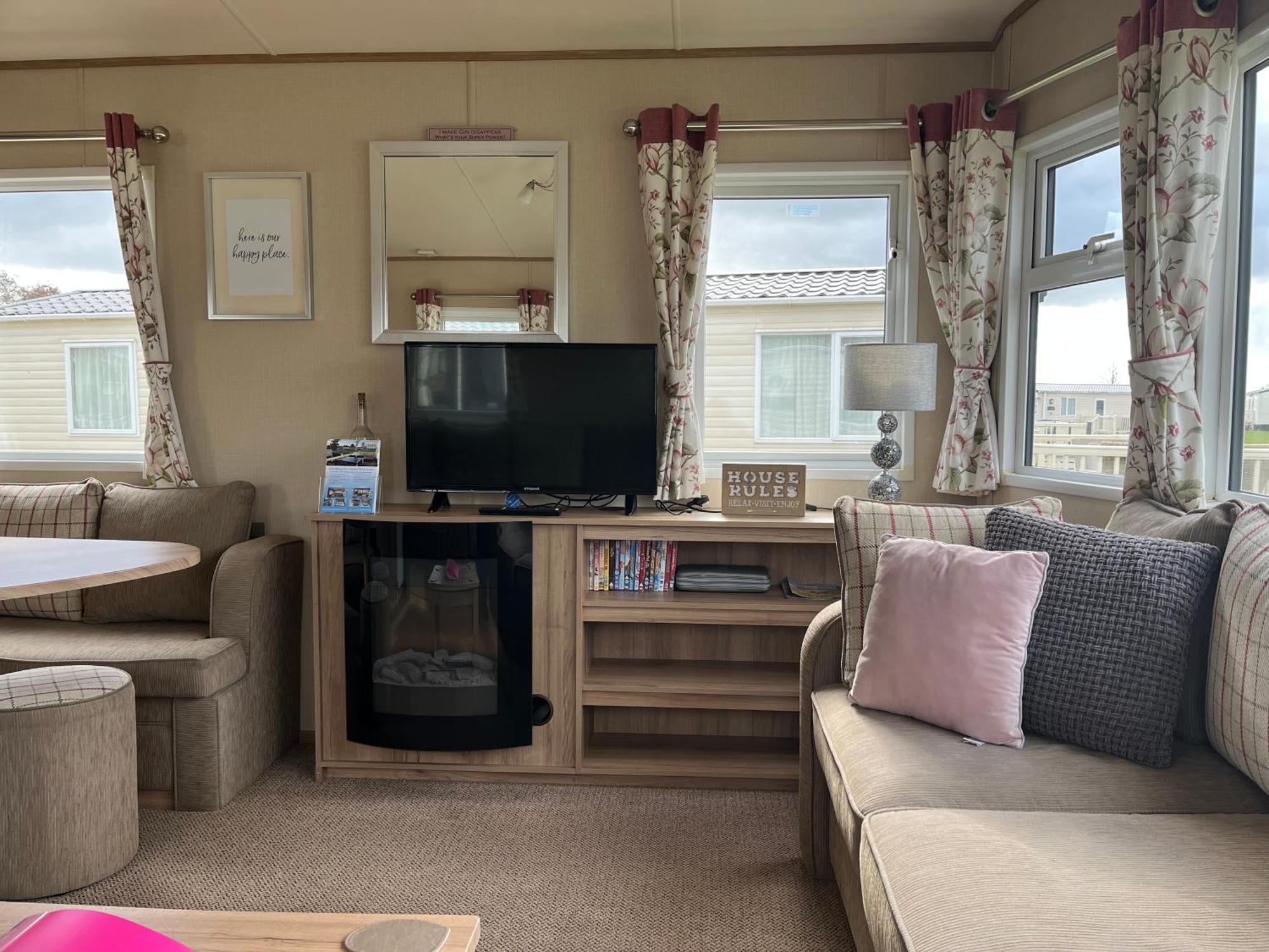 Tattershall Lakes Kingfisher Caravan 8 Berth With Hot Tub & Wifi Eksteriør bilde